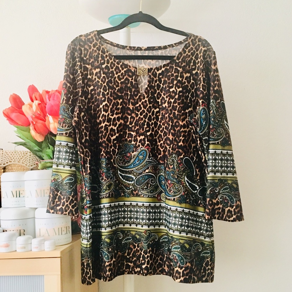 🐅 Beautiful Cheetah print blouse 🐅